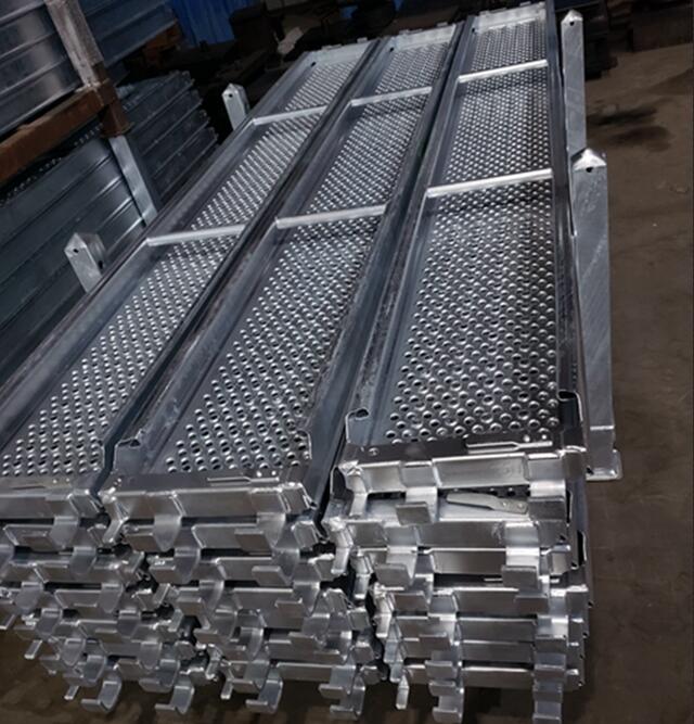 HDG Hot Dip Galvanized Board Canadian Scaffolding Steel Hook Planks 241mm