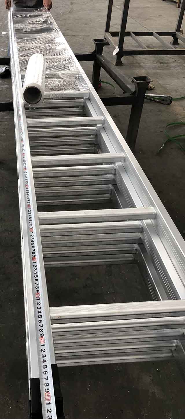 aluminum scaffolding ladder