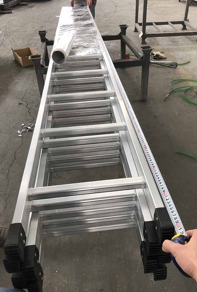 aluminum scaffolding ladder