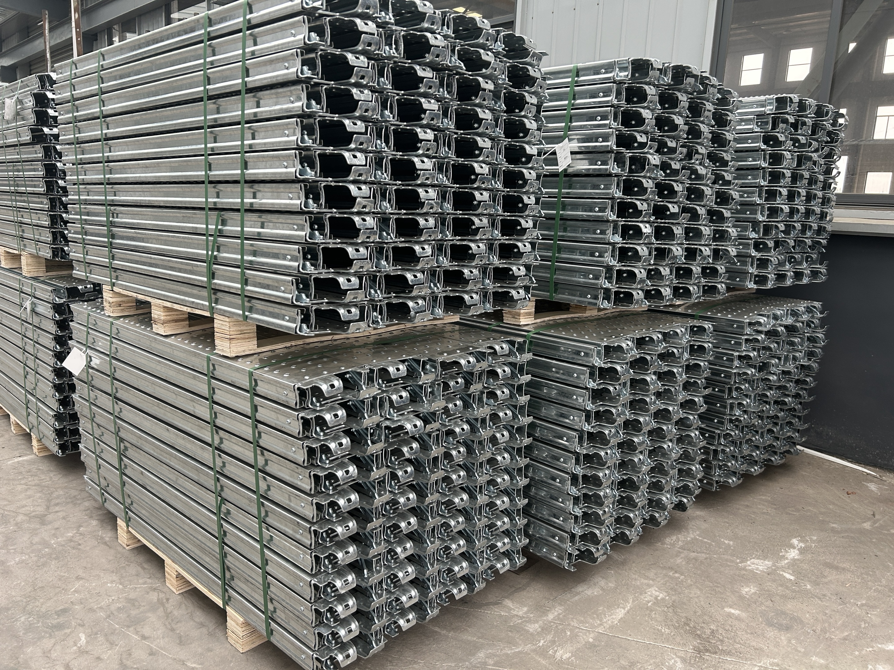 galvanized scaffolding hook plank