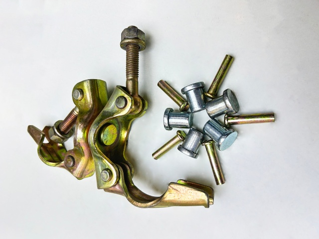 pressed swivel coupler